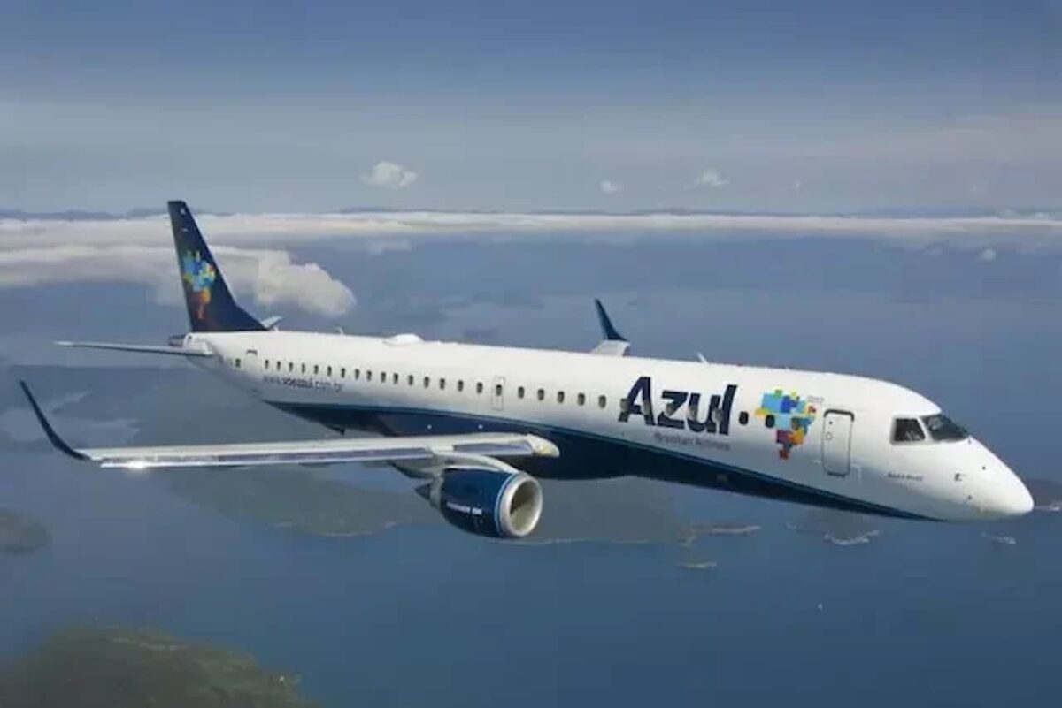 Imagem de uma aeronave da Azul Linhas Aéreas.