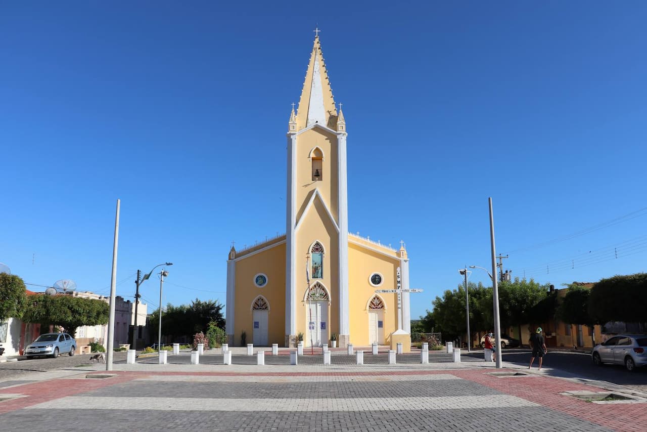 Igreja matriz da cidade de São João do Jaguaribe, Ceará.