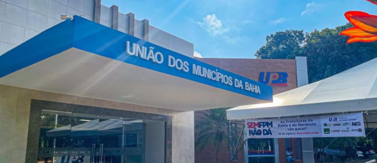 Fachada do prédio da União dos Municípios da Bahia.