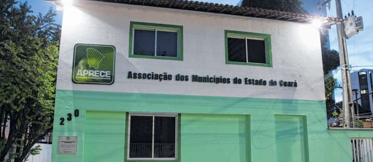 Fachada do prédio da Associação dos Municípios do Estado do Ceará.